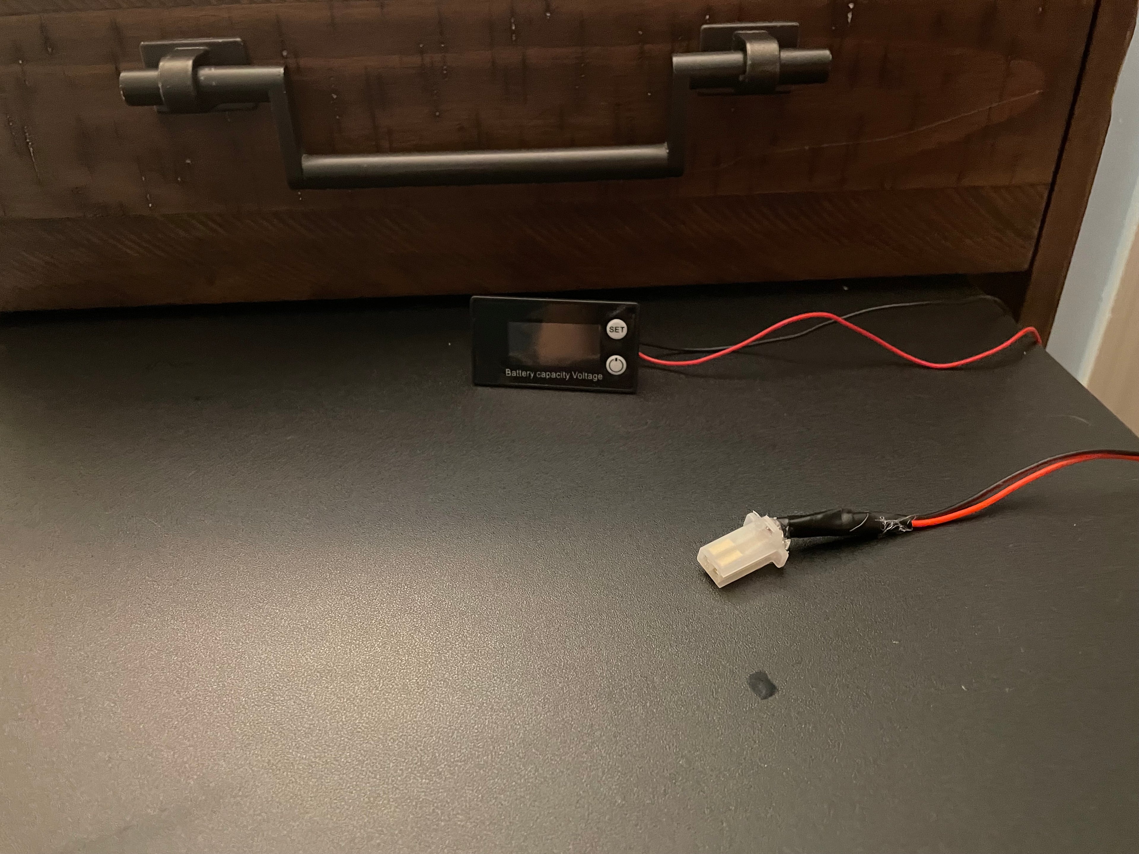 Percentage and voltage display PRE ORDER